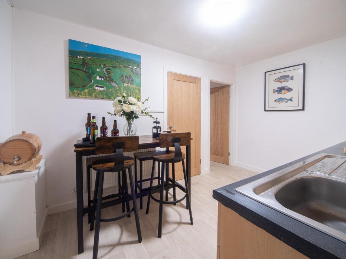 Апартаменти Castle View - Flat In Mumbles - Free Parking Oystermouth Екстер'єр фото